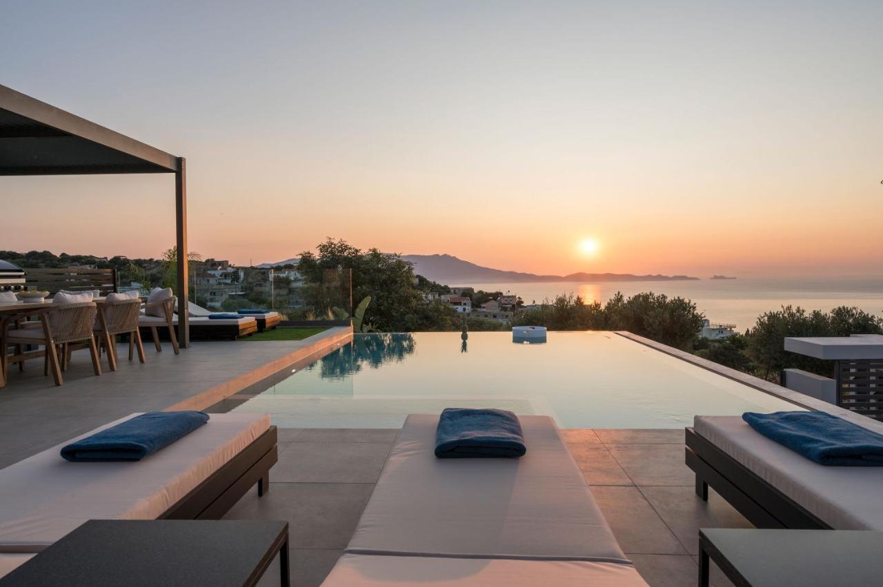 Villa Ekphrasis With Sea View And Jacuzzi Ravdhoúkha Zewnętrze zdjęcie