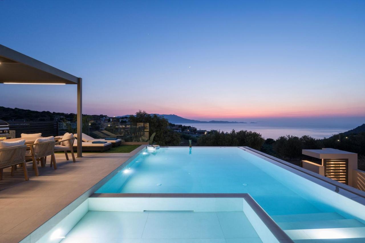 Villa Ekphrasis With Sea View And Jacuzzi Ravdhoúkha Zewnętrze zdjęcie